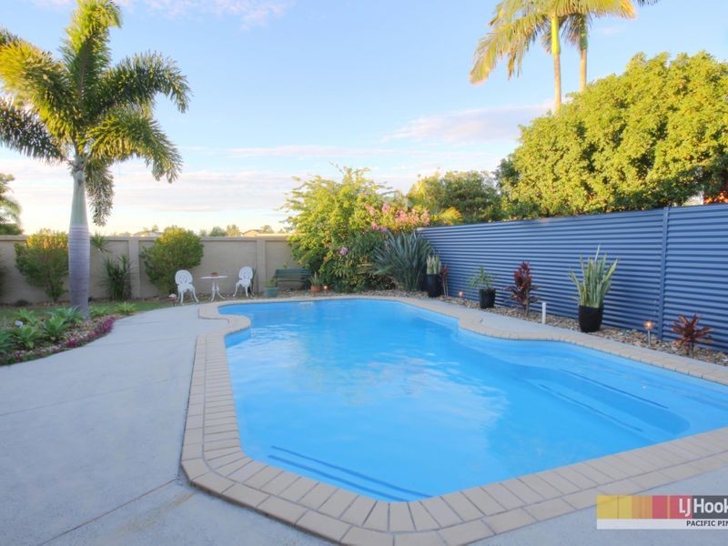11 Erave Avenue, Runaway Bay QLD 4216