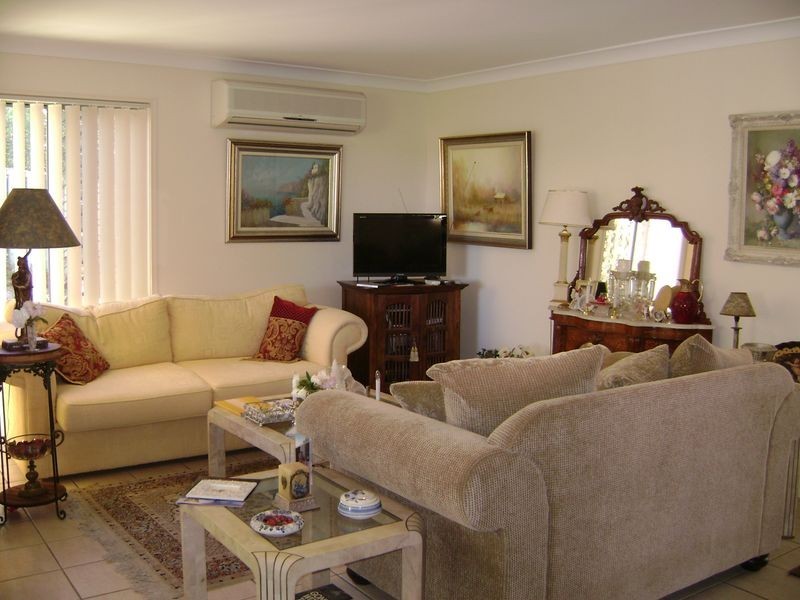 18 Howland Circuit, Pacific Pines QLD 4211