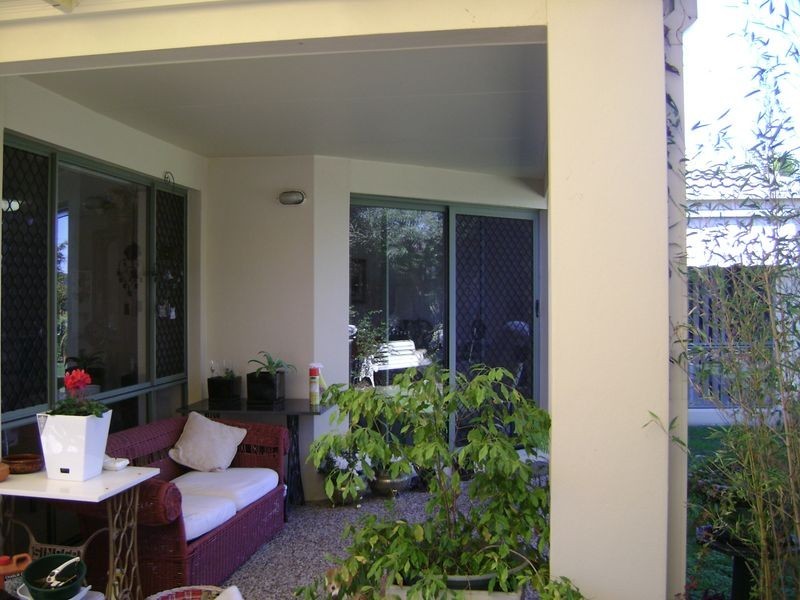 18 Howland Circuit, Pacific Pines QLD 4211