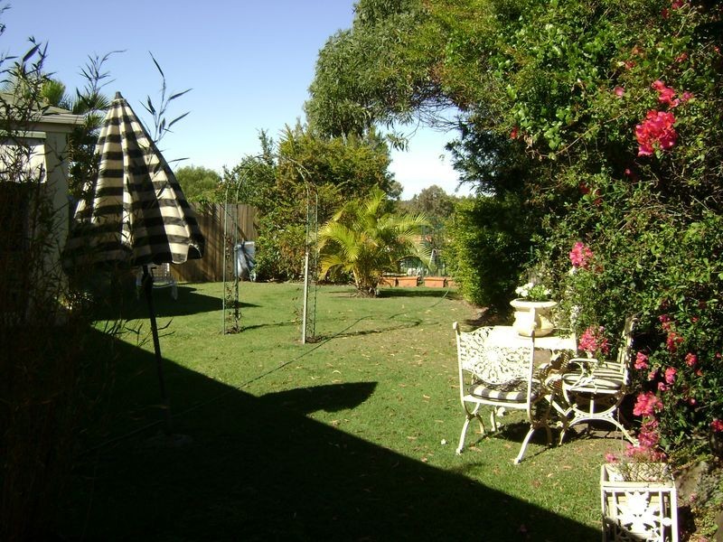 18 Howland Circuit, Pacific Pines QLD 4211