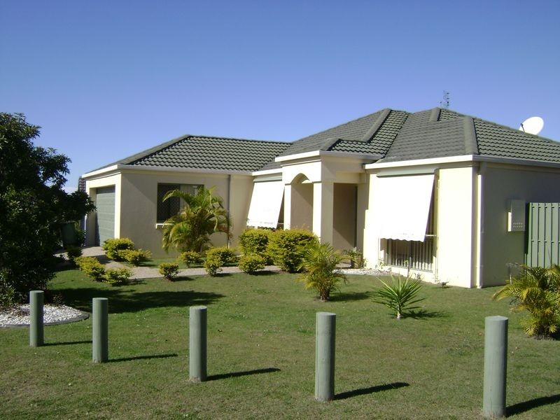 18 Howland Circuit, Pacific Pines QLD 4211