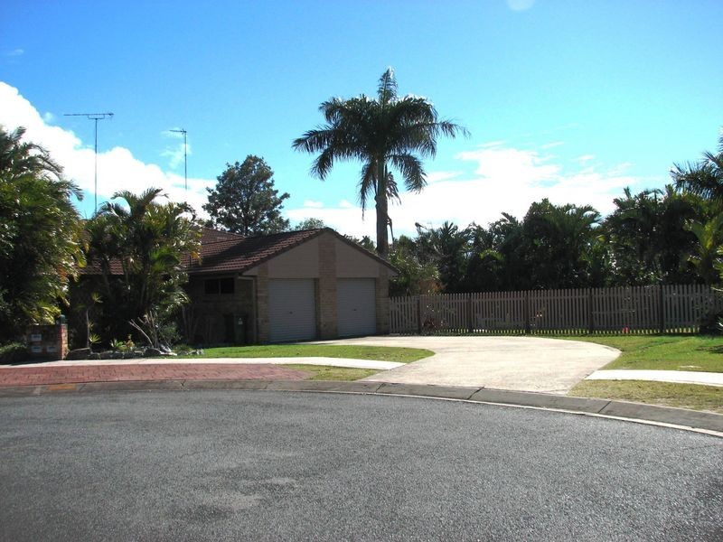 2/10 Oscar Court, Oxenford QLD 4210