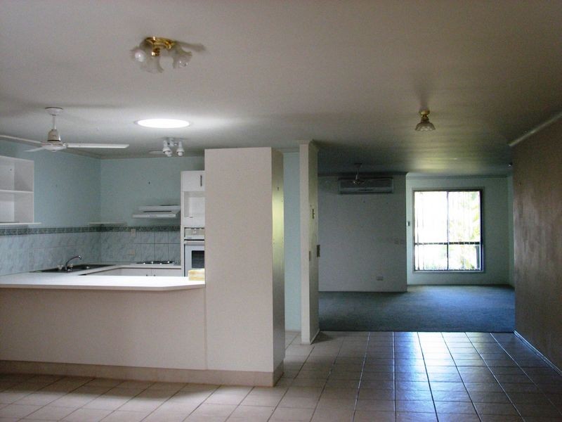 2/10 Oscar Court, Oxenford QLD 4210