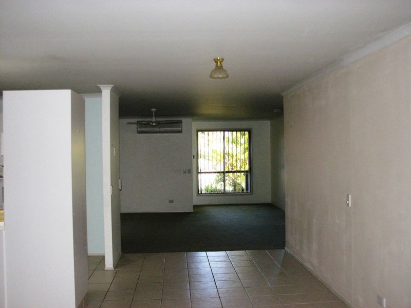 2/10 Oscar Court, Oxenford QLD 4210