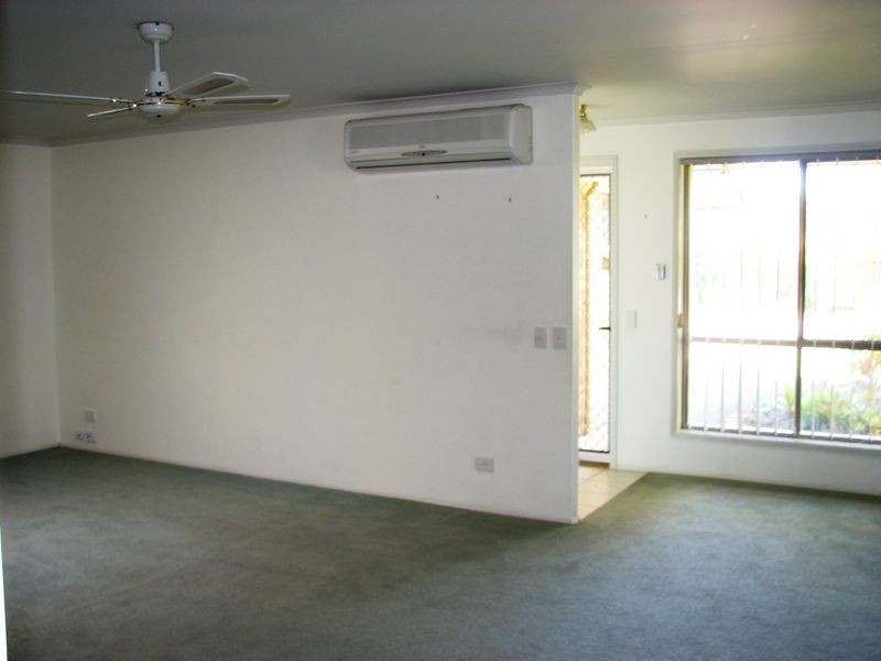 2/10 Oscar Court, Oxenford QLD 4210