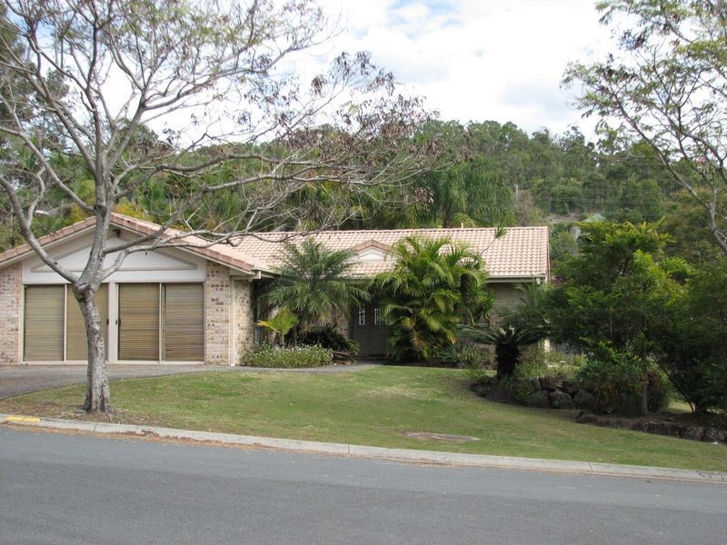 7 Nauru Place, Pacific Pines QLD 4211
