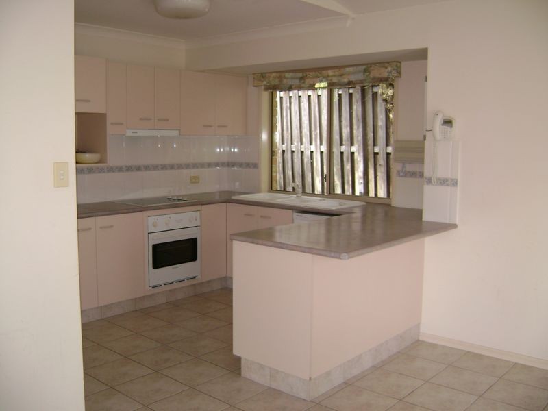 7 Nauru Place, Pacific Pines QLD 4211
