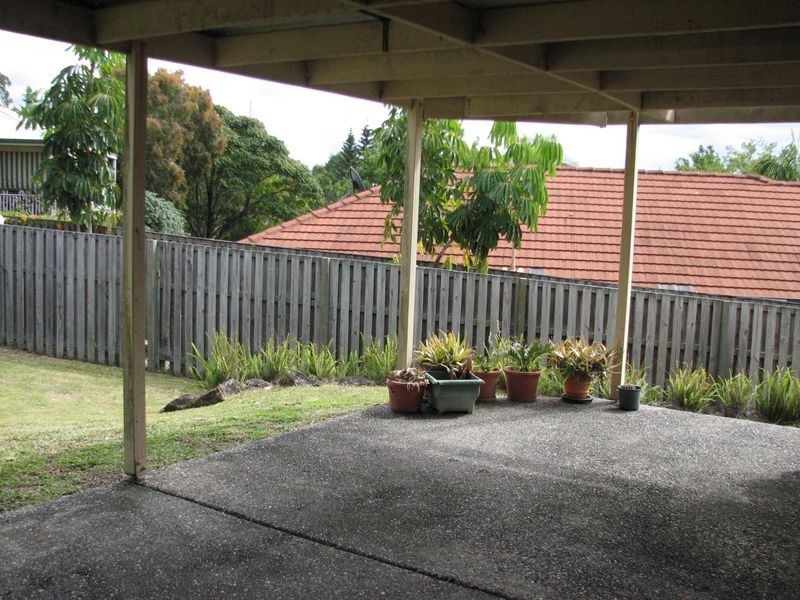 7 Nauru Place, Pacific Pines QLD 4211