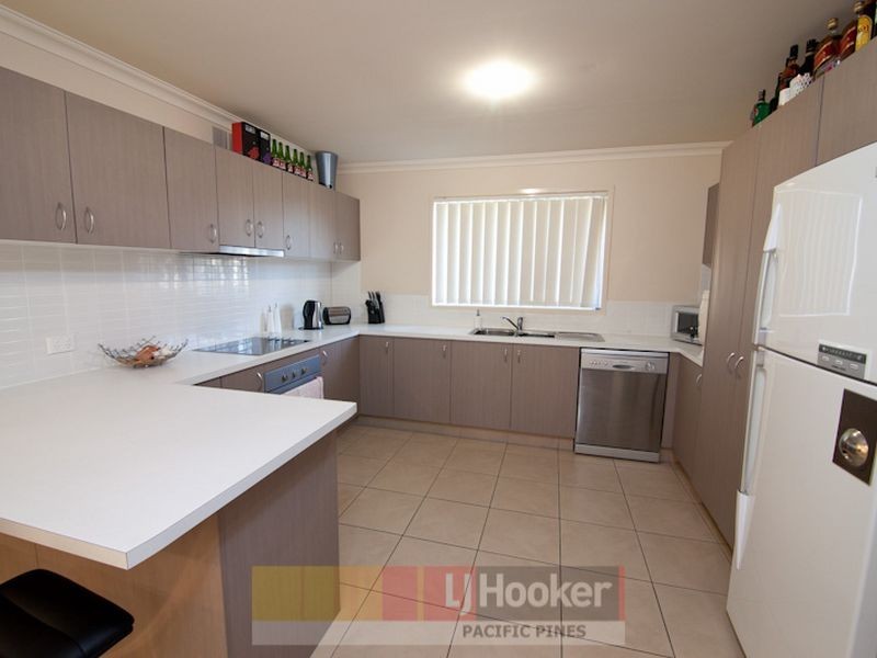 6 Sandow Street, Pacific Pines QLD 4211