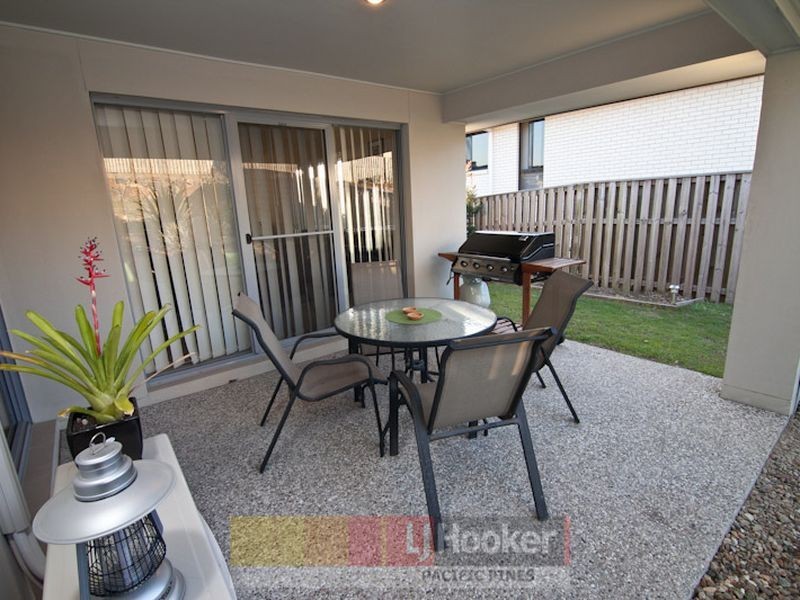 6 Sandow Street, Pacific Pines QLD 4211