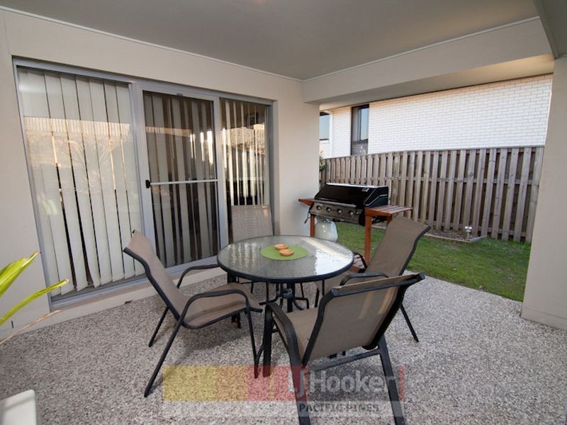 6 Sandow Street, Pacific Pines QLD 4211