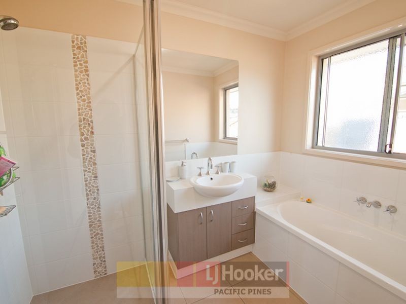 6 Sandow Street, Pacific Pines QLD 4211