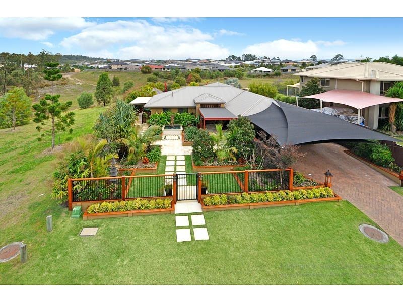 6 Mellum Circuit, Pacific Pines QLD 4211
