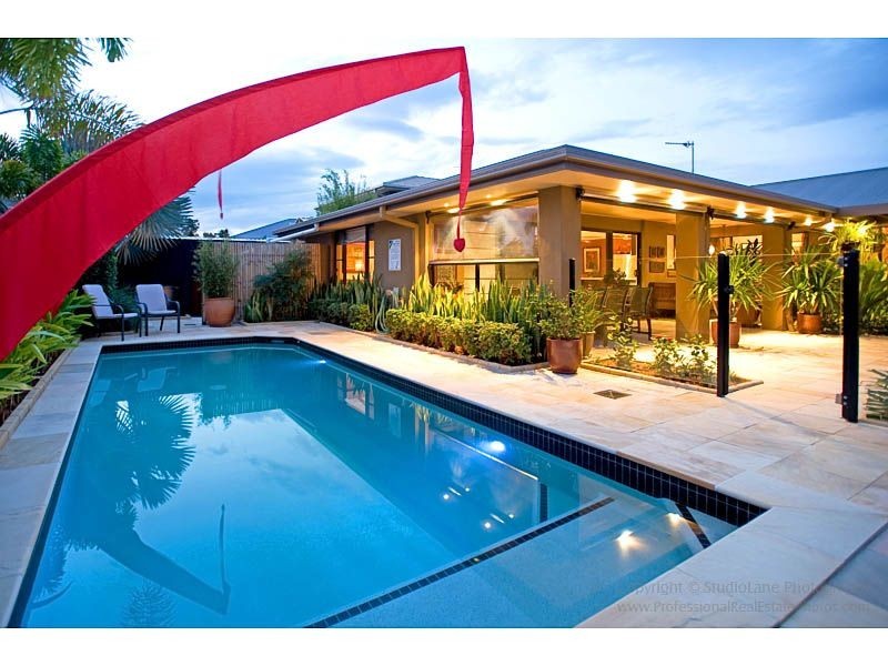6 Mellum Circuit, Pacific Pines QLD 4211