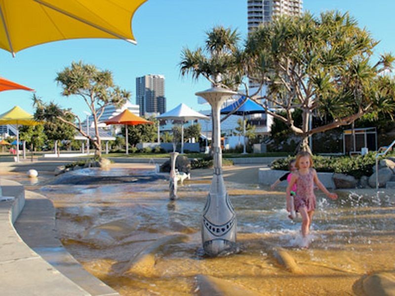 2/189 Scarborough Street, Southport QLD 4215