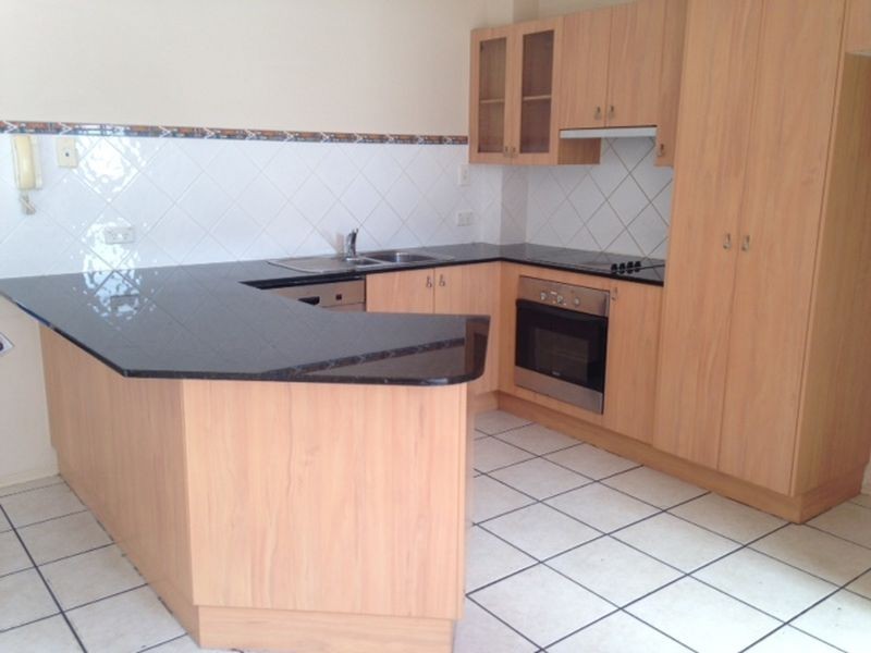 2/189 Scarborough Street, Southport QLD 4215