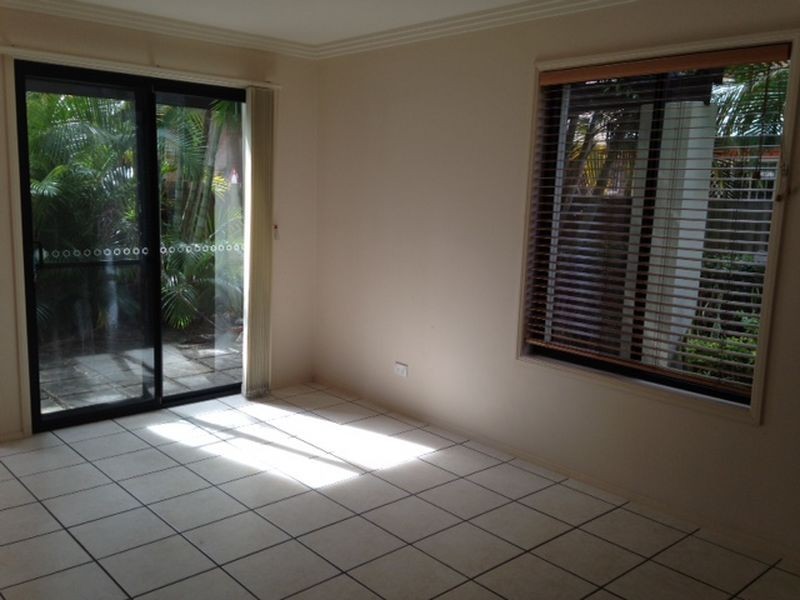 2/189 Scarborough Street, Southport QLD 4215