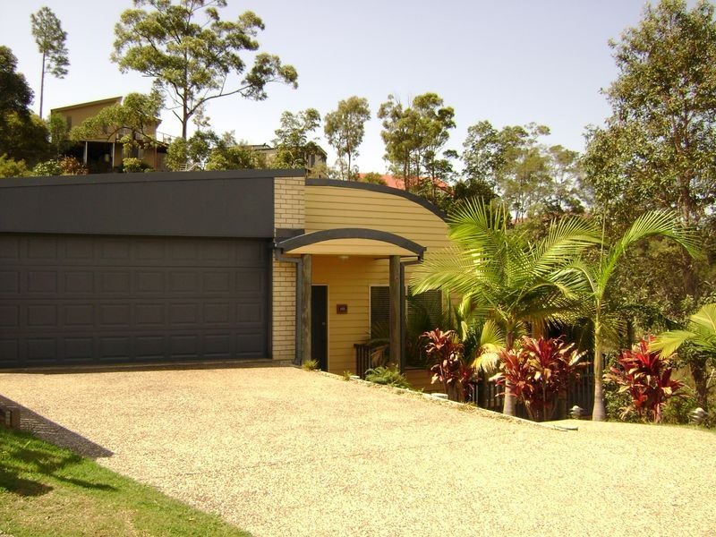19 Henderson Rise, Pacific Pines QLD 4211