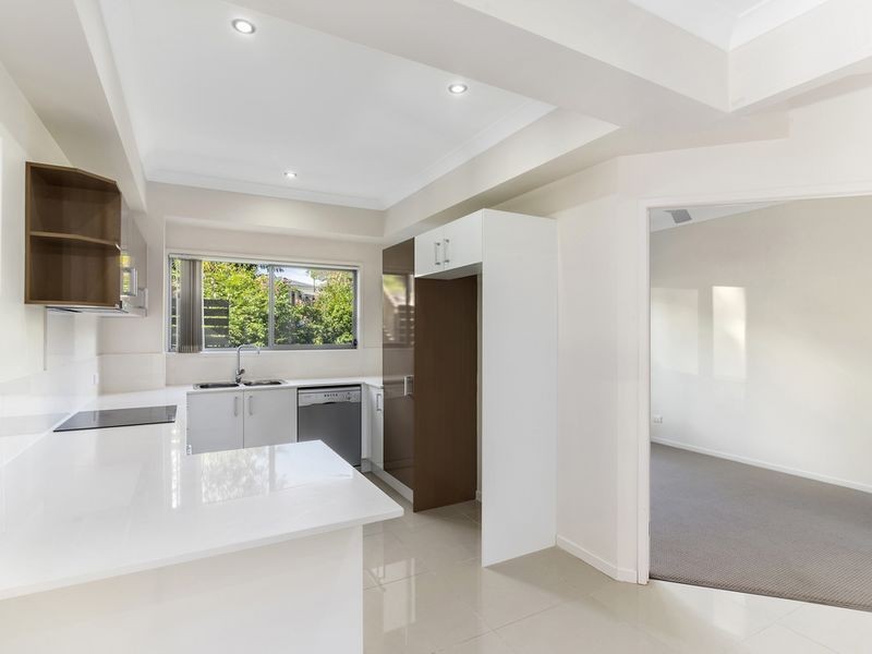 Pacific Pines QLD 4211