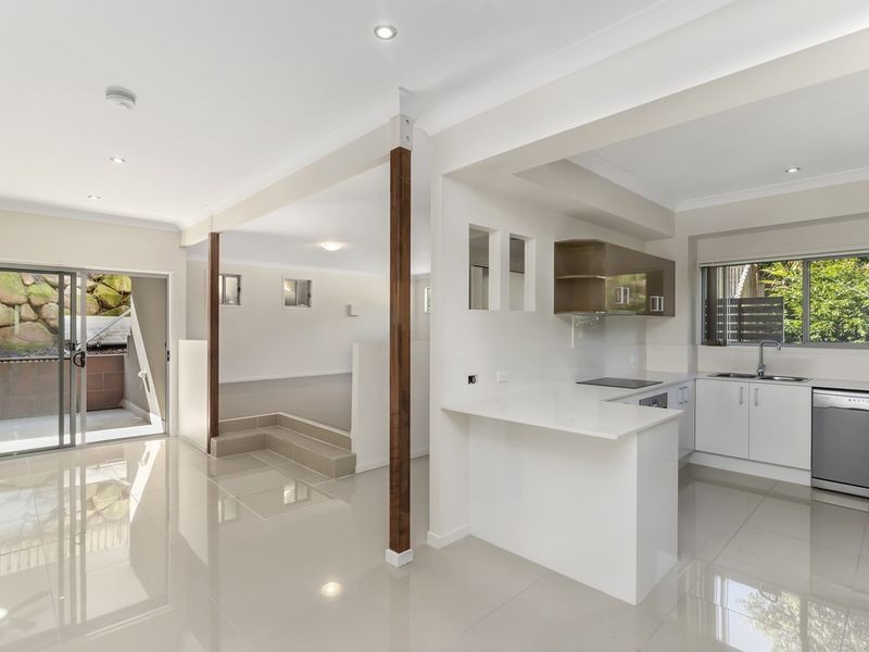 Pacific Pines QLD 4211