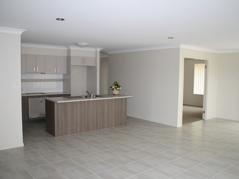21 Fortescue Street, Pacific Pines QLD 4211