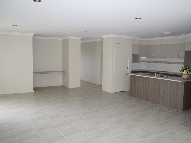 21 Fortescue Street, Pacific Pines QLD 4211