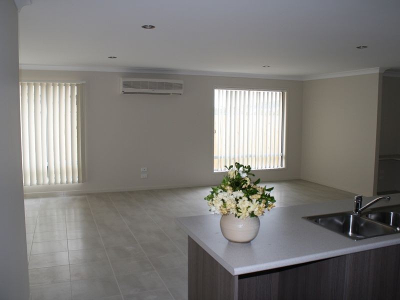 21 Fortescue Street, Pacific Pines QLD 4211