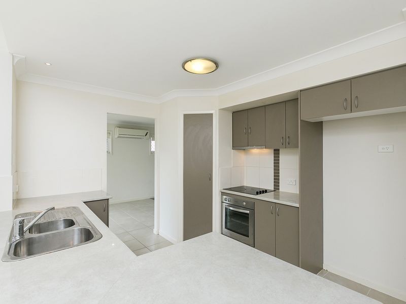 38 Mcauley Parade, Pacific Pines QLD 4211