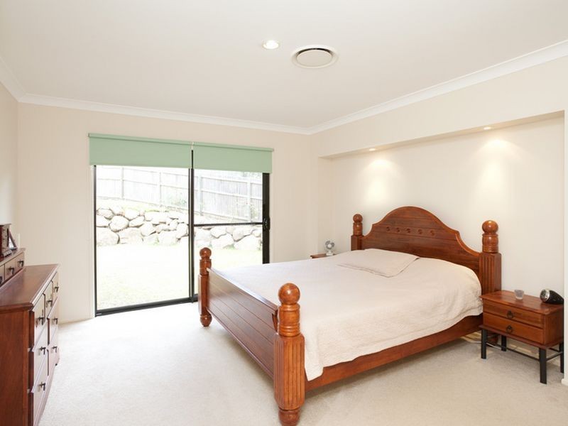 32 Roberts Drive, Pacific Pines QLD 4211