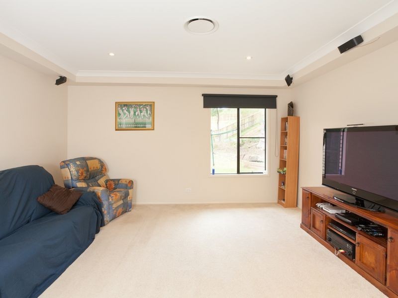 32 Roberts Drive, Pacific Pines QLD 4211