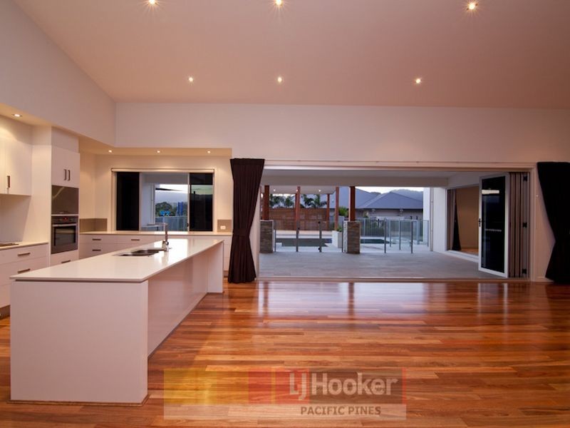 10 Meadow Court, Maudsland QLD 4210