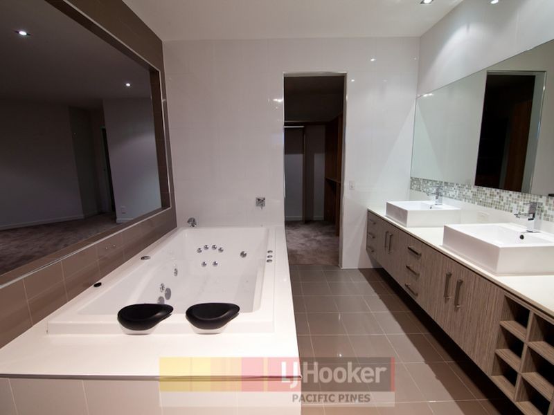 10 Meadow Court, Maudsland QLD 4210