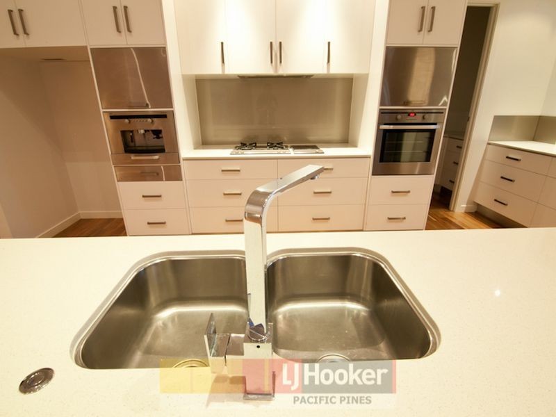 10 Meadow Court, Maudsland QLD 4210