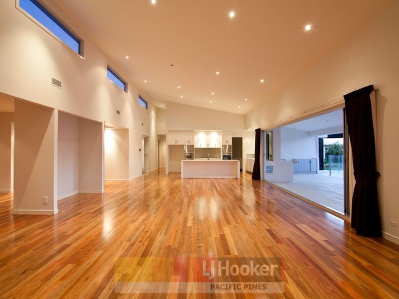 10 Meadow Court, Maudsland QLD 4210