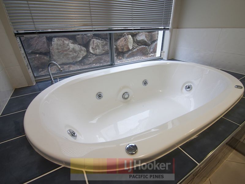 45 Angourie Crescent, Pacific Pines QLD 4211