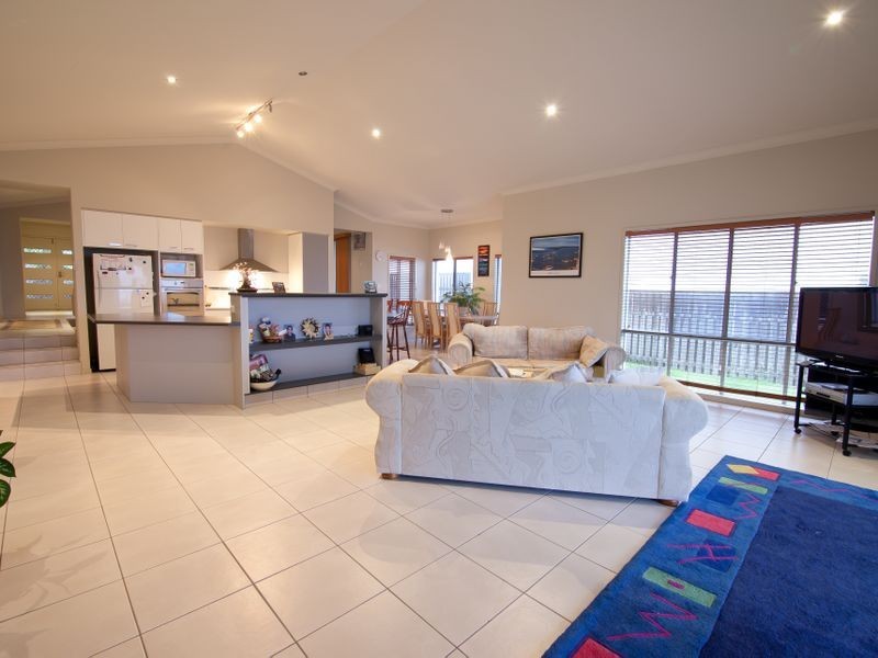 45 Angourie Crescent, Pacific Pines QLD 4211