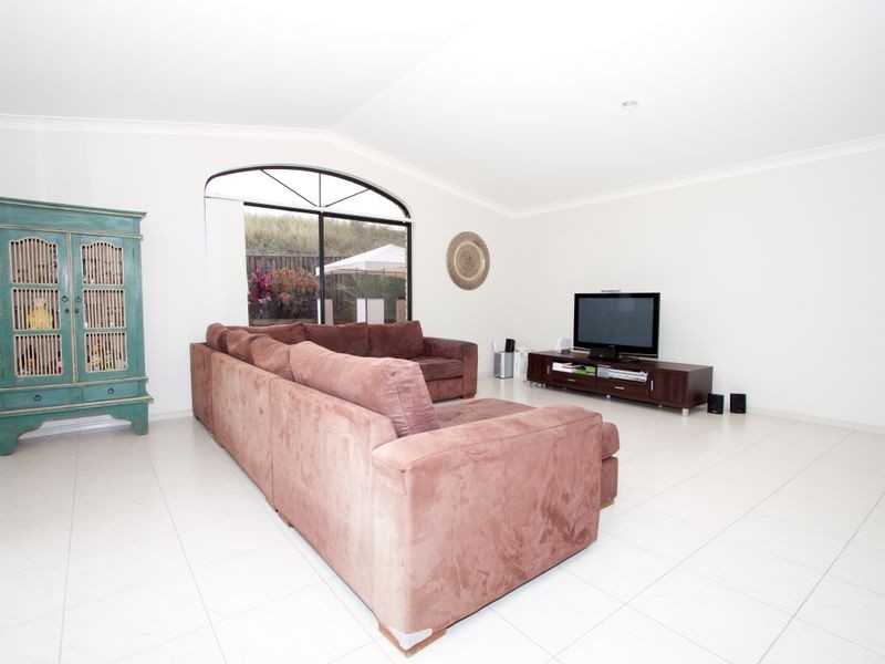 49 Bowley Street, Pacific Pines QLD 4211
