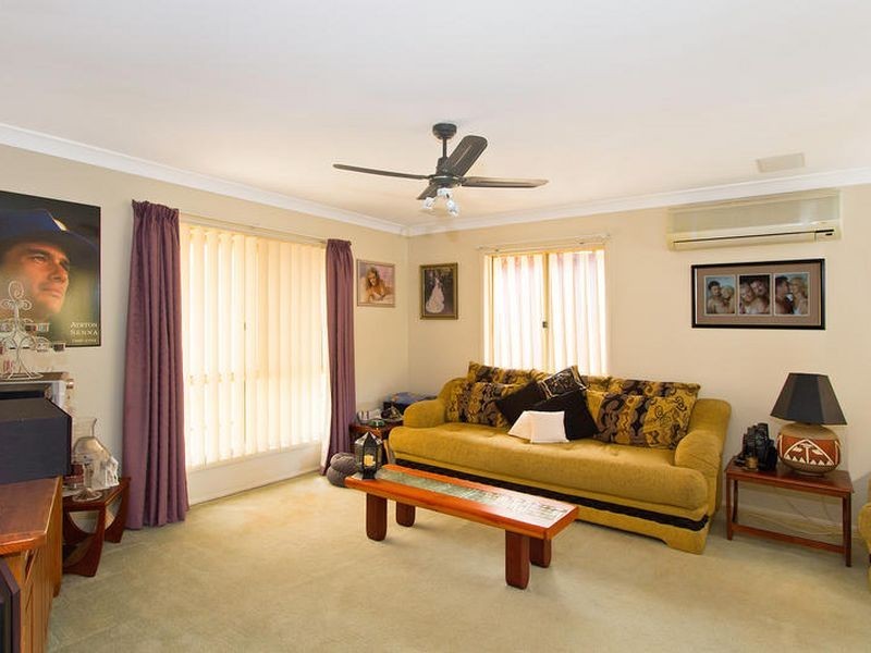 17 Howland Circuit, Pacific Pines QLD 4211