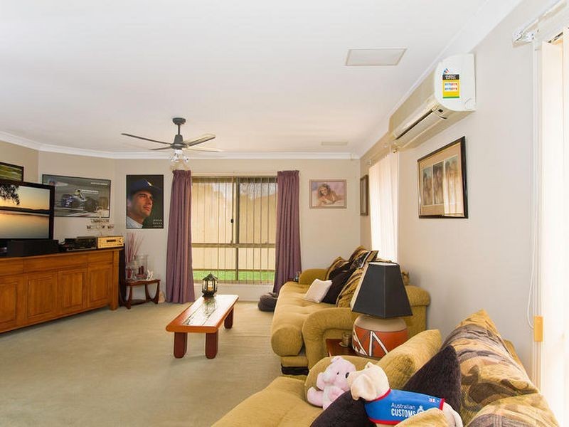 17 Howland Circuit, Pacific Pines QLD 4211