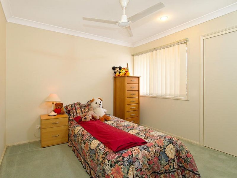 17 Howland Circuit, Pacific Pines QLD 4211