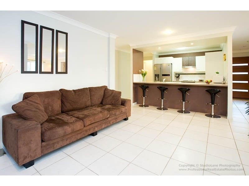 3 Stockdale Street, Pacific Pines QLD 4211