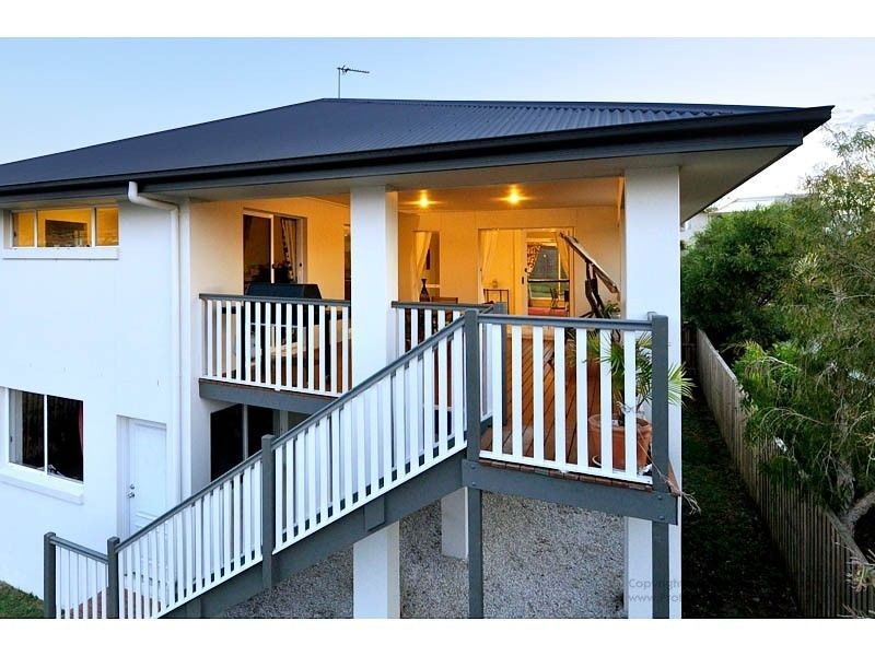 3 Stockdale Street, Pacific Pines QLD 4211