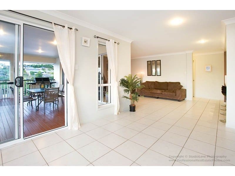 3 Stockdale Street, Pacific Pines QLD 4211