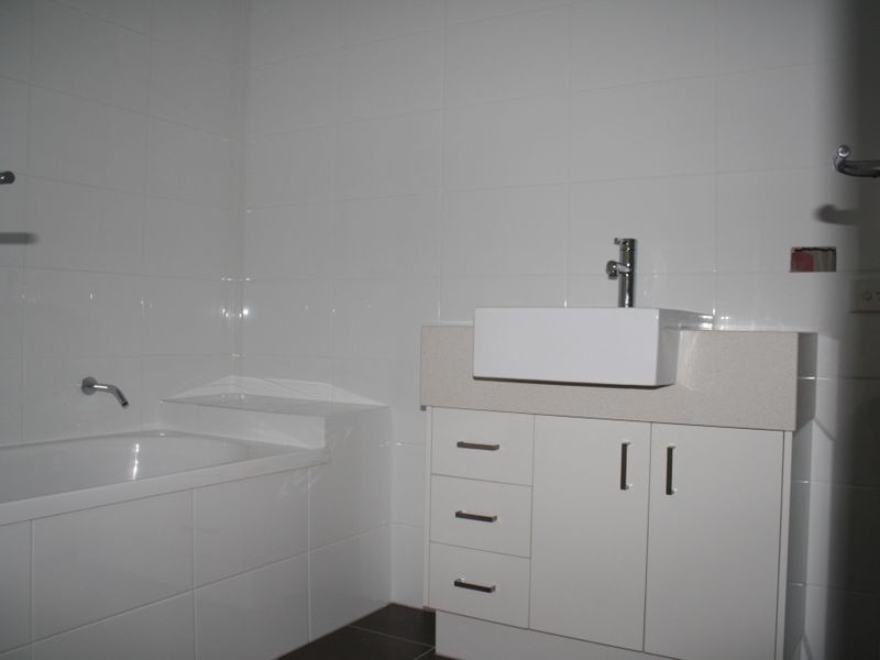 Unit 1/6 Kaplan Street, Oxenford QLD 4210