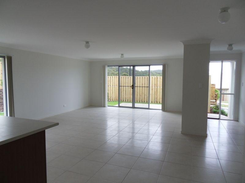 1/30 Aldgate Crescent, Pacific Pines QLD 4211