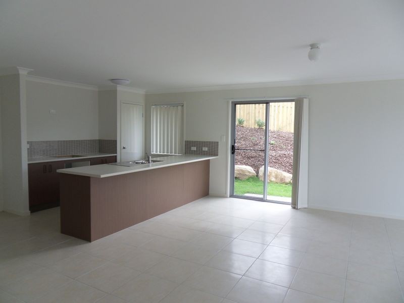 1/30 Aldgate Crescent, Pacific Pines QLD 4211