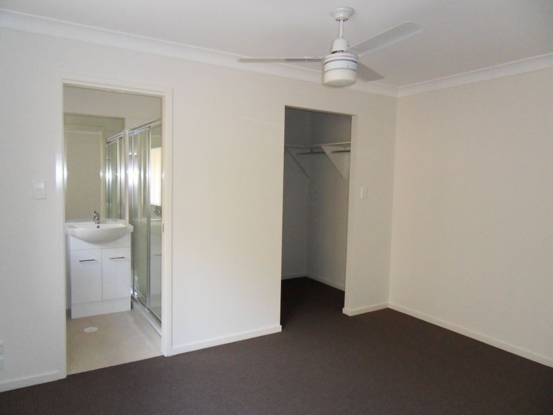 2/30 Aldgate Crescent, Pacific Pines QLD 4211