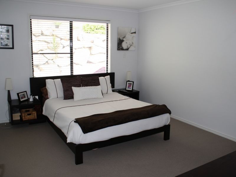 11 Brunswick Street, Pacific Pines QLD 4211