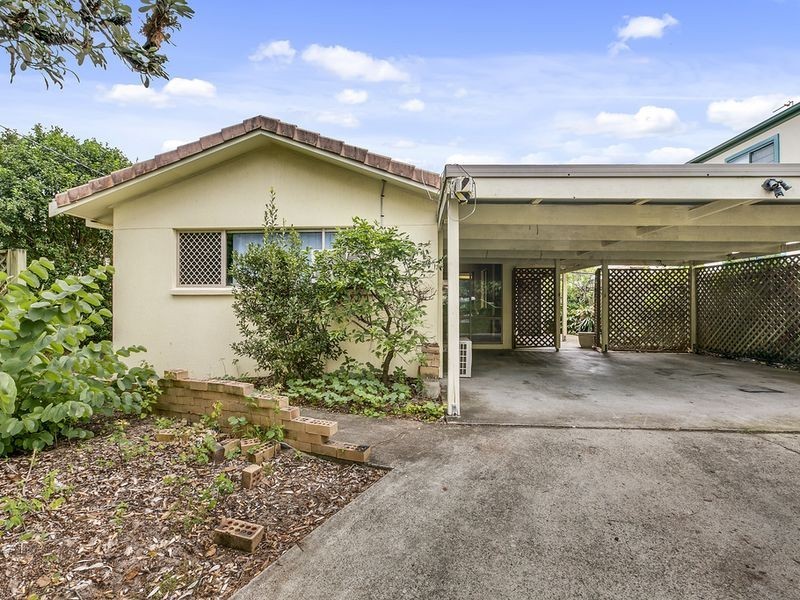 24 Oak Avenue, Surfers Paradise QLD 4217