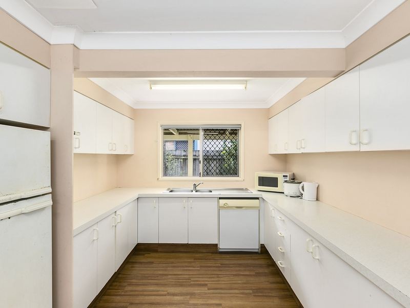 24 Oak Avenue, Surfers Paradise QLD 4217